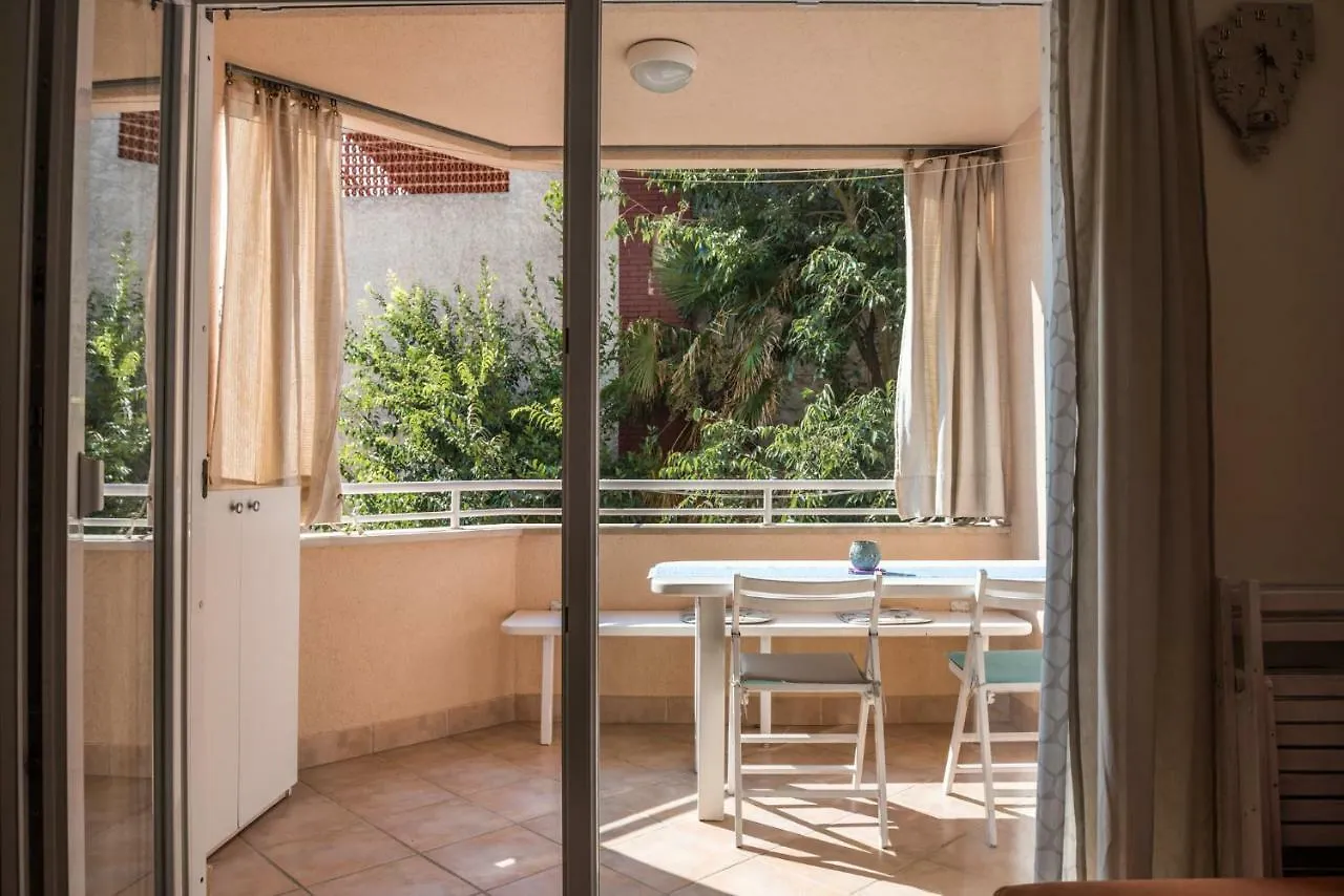 Apartment Dina 梅杜林 0*,